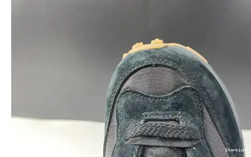 DD1875-001 Vaporwaffle Gum Sacai Nike Black 0602